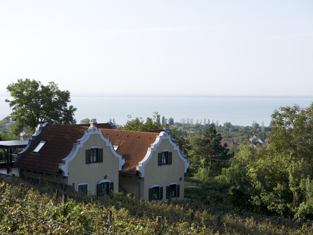 Hillside Apartments Révfülöp Exterior foto